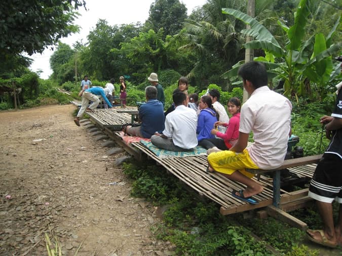 train de bambou au Cambodge : un insolite à essayer